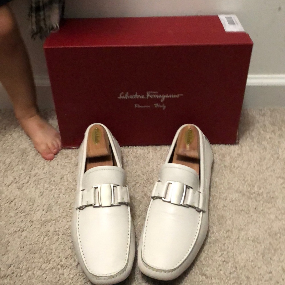 Salvatore Ferragamo loafers SZ 9